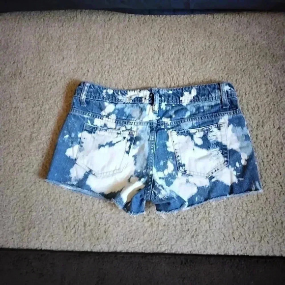 Mudd Shorts - Picture 2 of 3